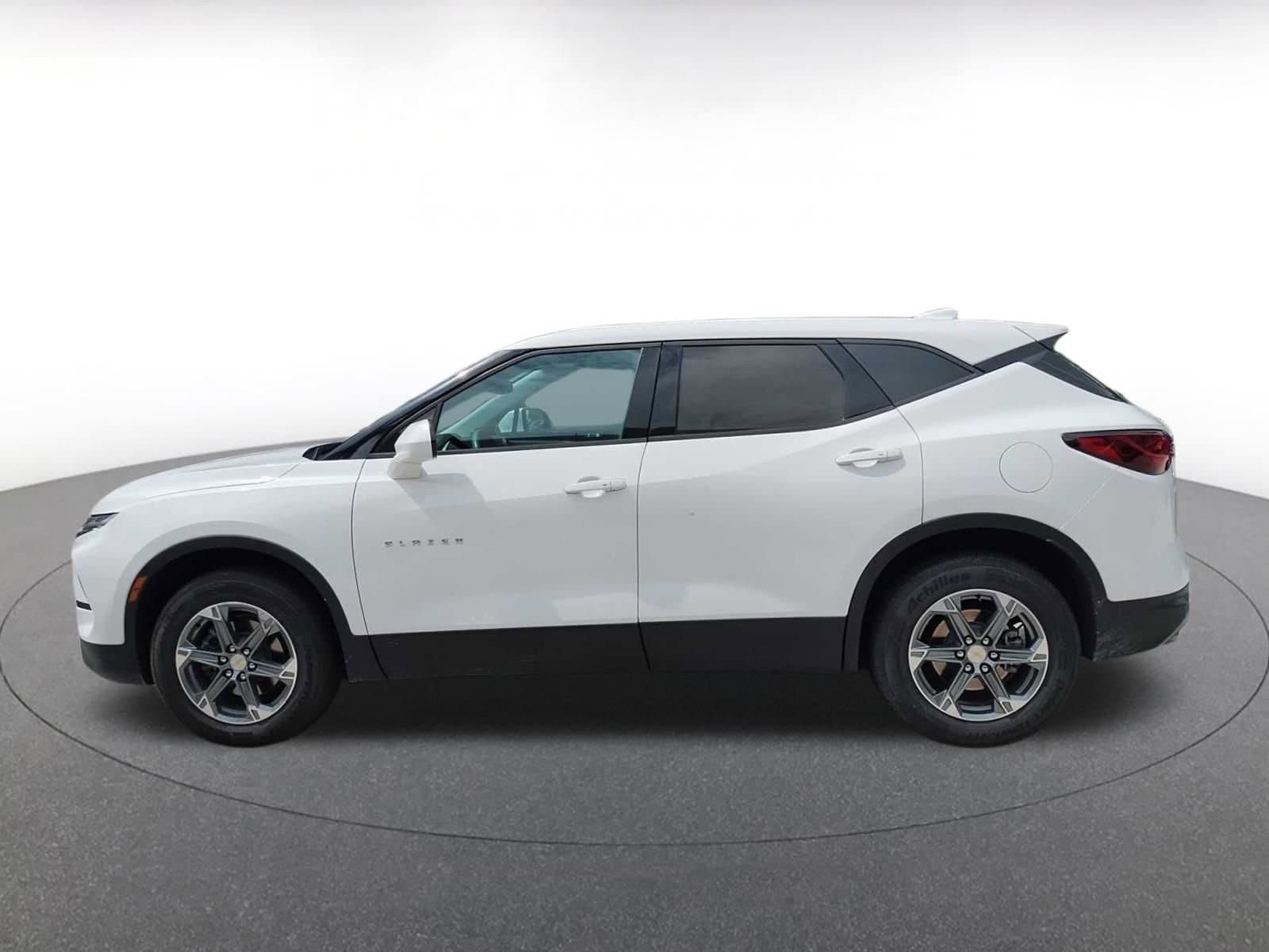 Thumbnail: 2023 Chevrolet Blazer - 3