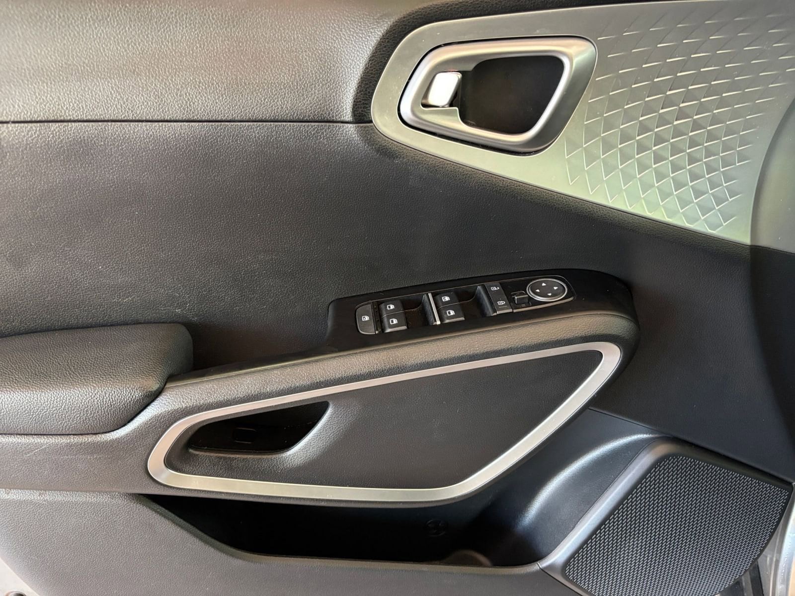 Thumbnail: 2025 Kia Soul - 18