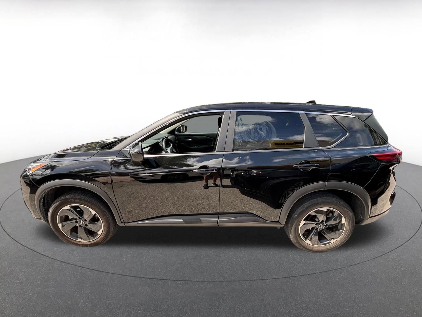 Thumbnail: 2025 Nissan Rogue - 10