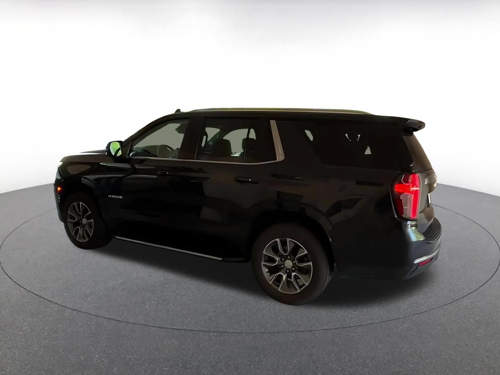 Thumbnail: 2024 Chevrolet Tahoe - 10