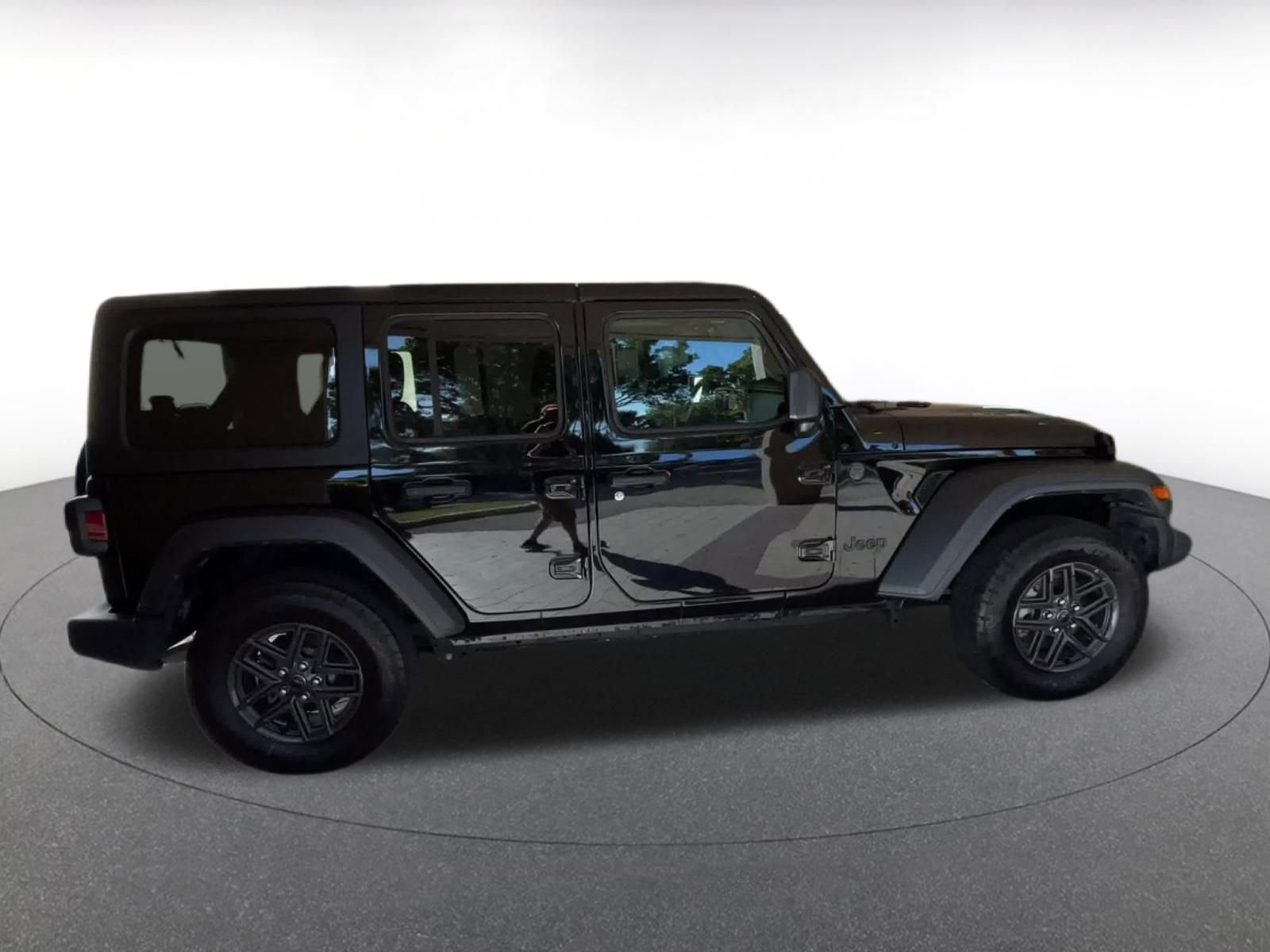 Thumbnail: 2025 Jeep Wrangler - 15