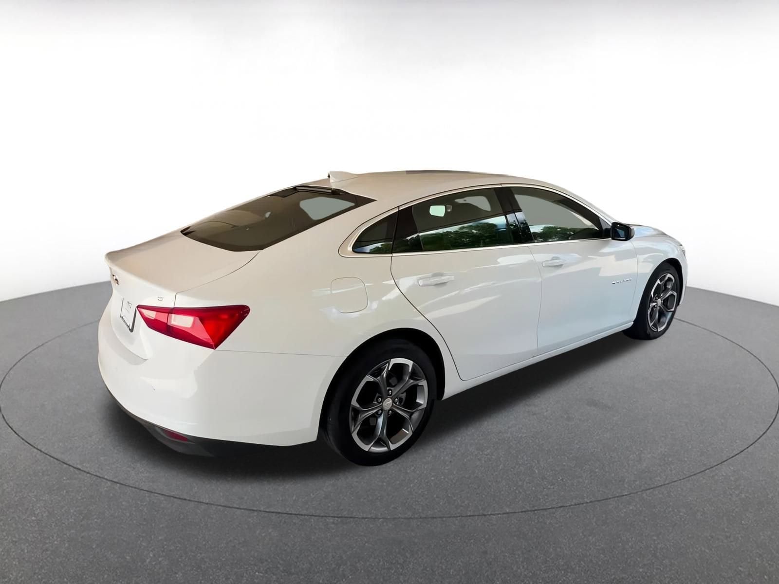 Thumbnail: 2024 Chevrolet Malibu - 15