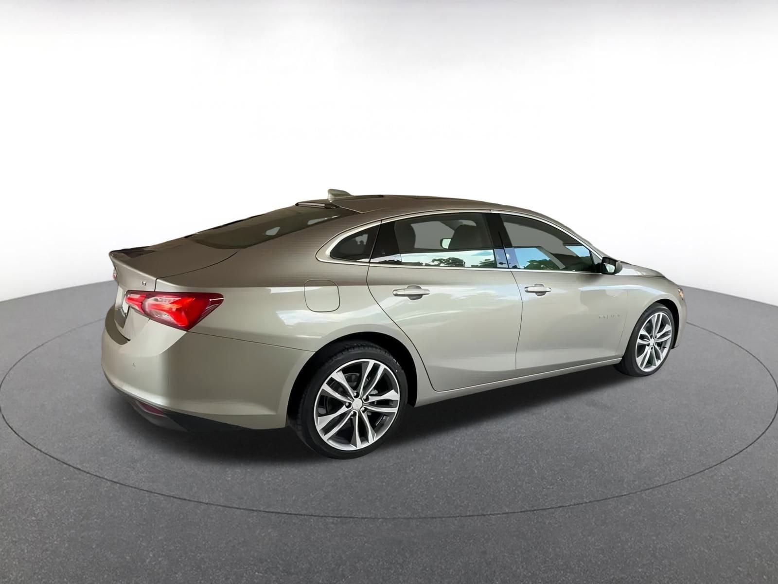 Thumbnail: 2024 Chevrolet Malibu - 15