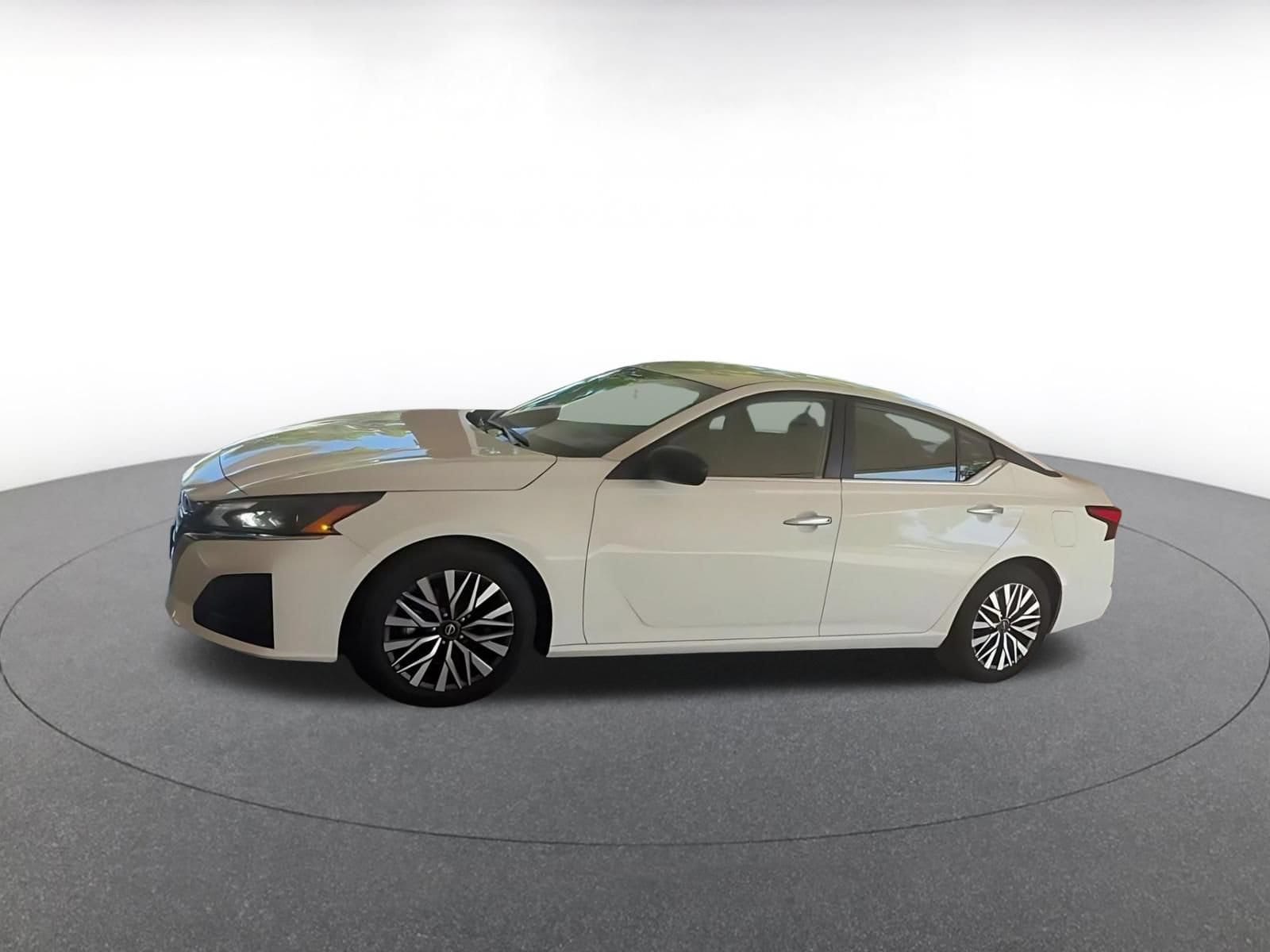Thumbnail: 2025 Nissan Altima - 7