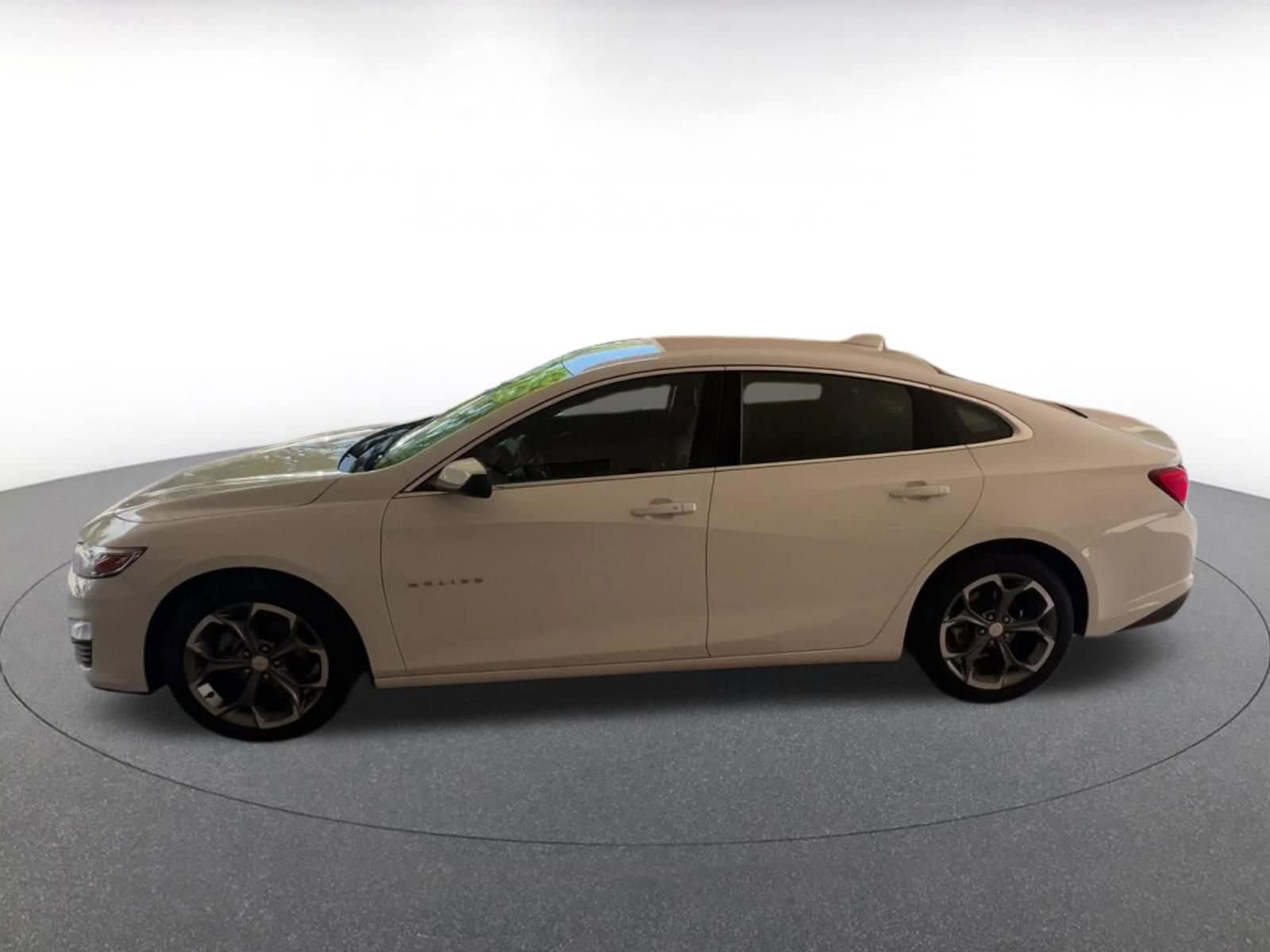 Thumbnail: 2024 Chevrolet Malibu - 9