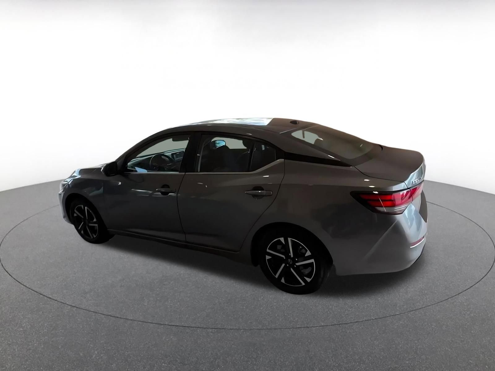 Thumbnail: 2025 Nissan Sentra - 10