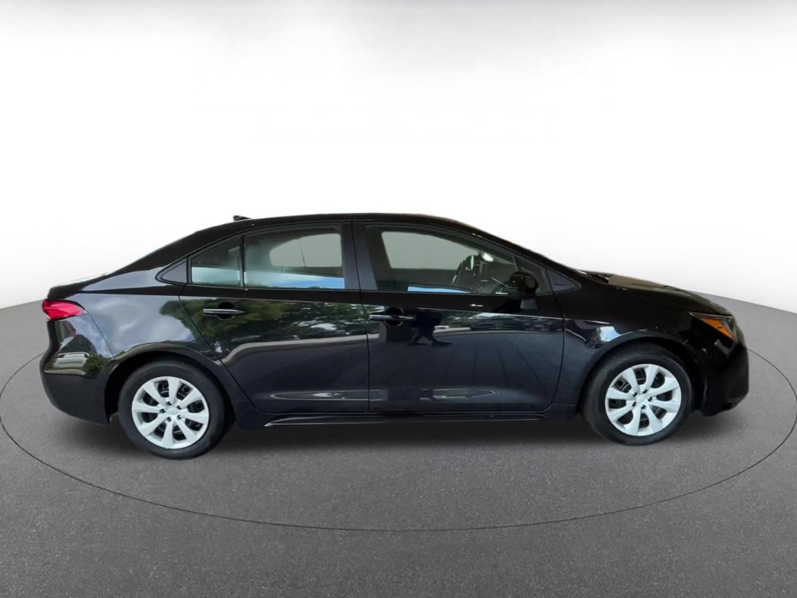 Thumbnail: 2025 Toyota Corolla - 16