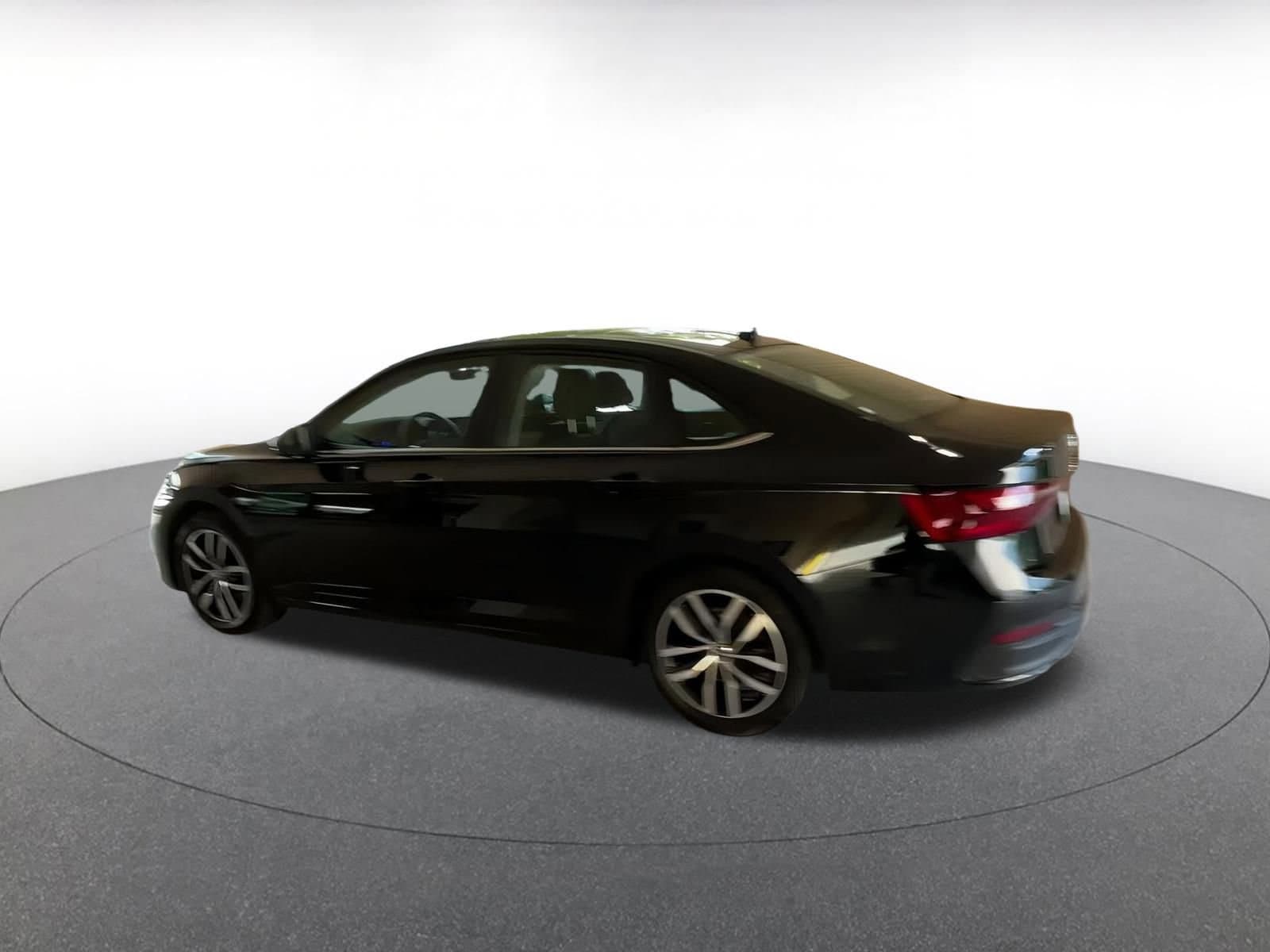 Thumbnail: 2025 Volkswagen Jetta - 10