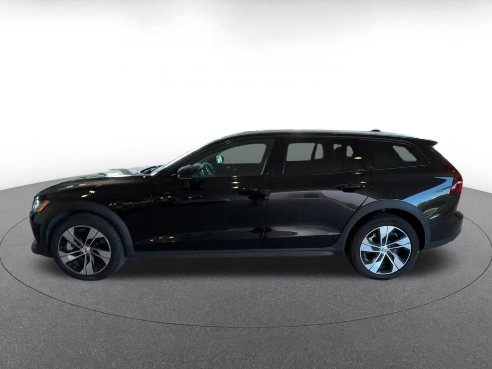 Thumbnail: 2025 Volvo S60 - 7