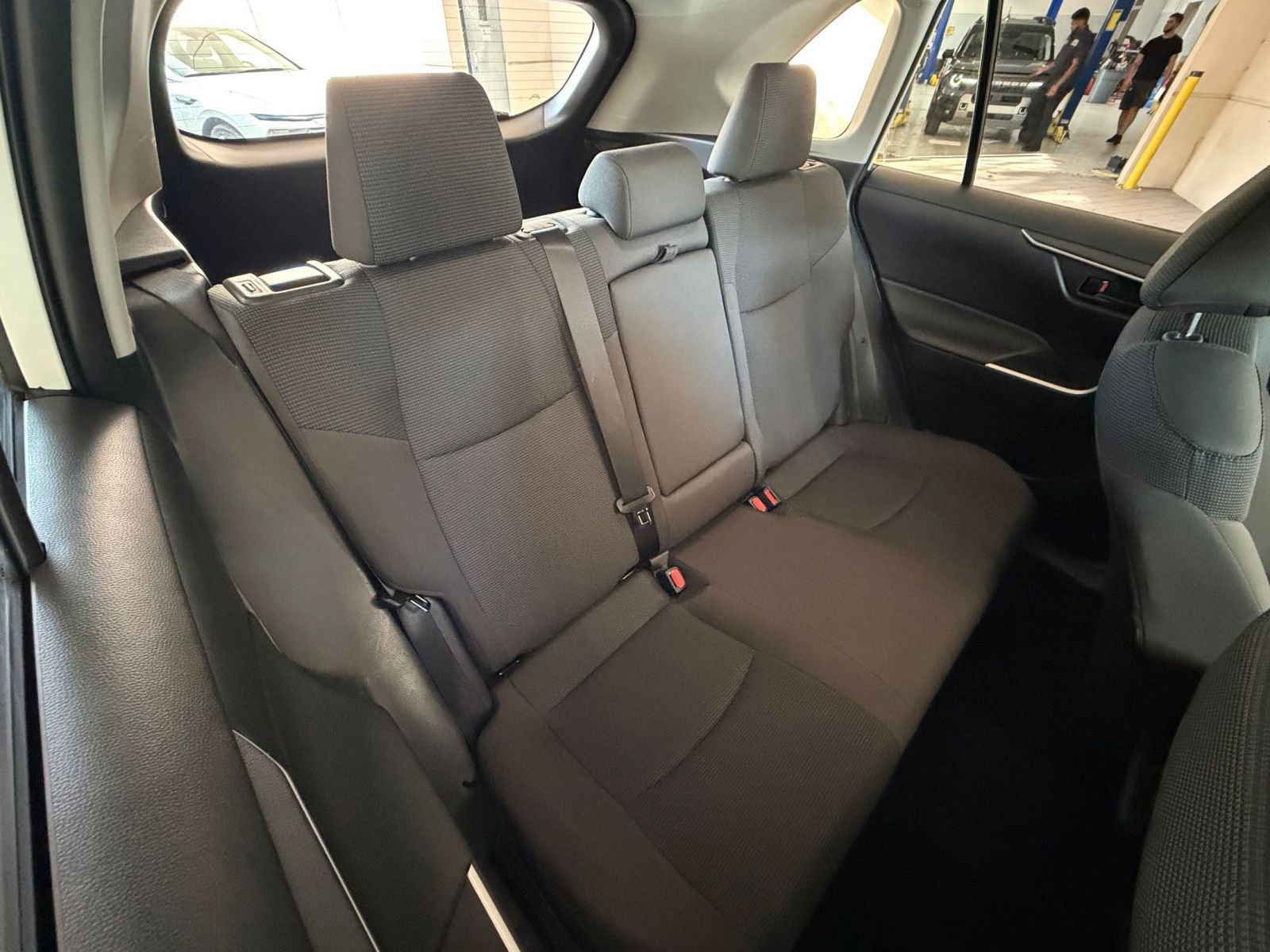 Thumbnail: 2025 Toyota RAV4 - 32