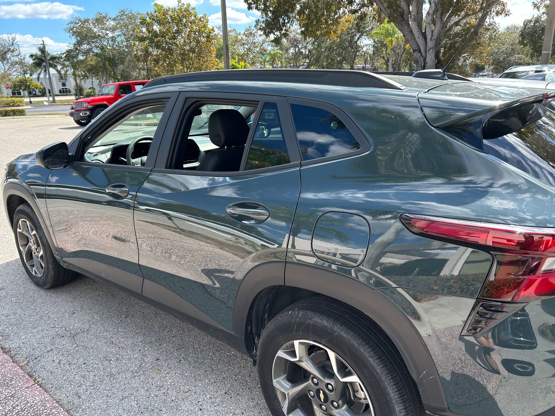 Thumbnail: 2025 Chevrolet Trax - 24