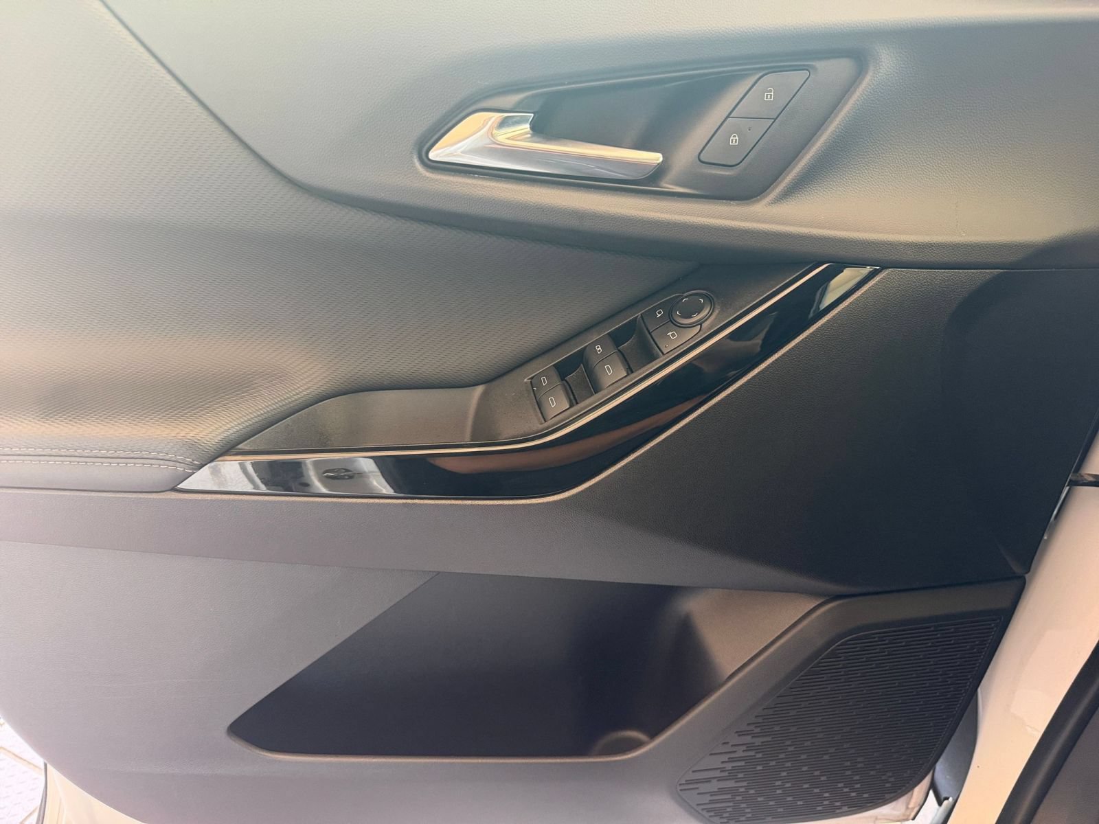 Thumbnail: 2025 Chevrolet Equinox - 18