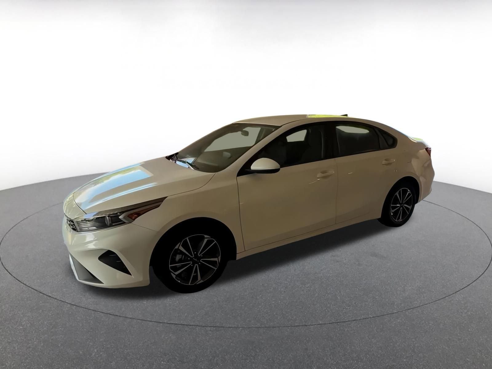 Thumbnail: 2024 Kia Forte - 8