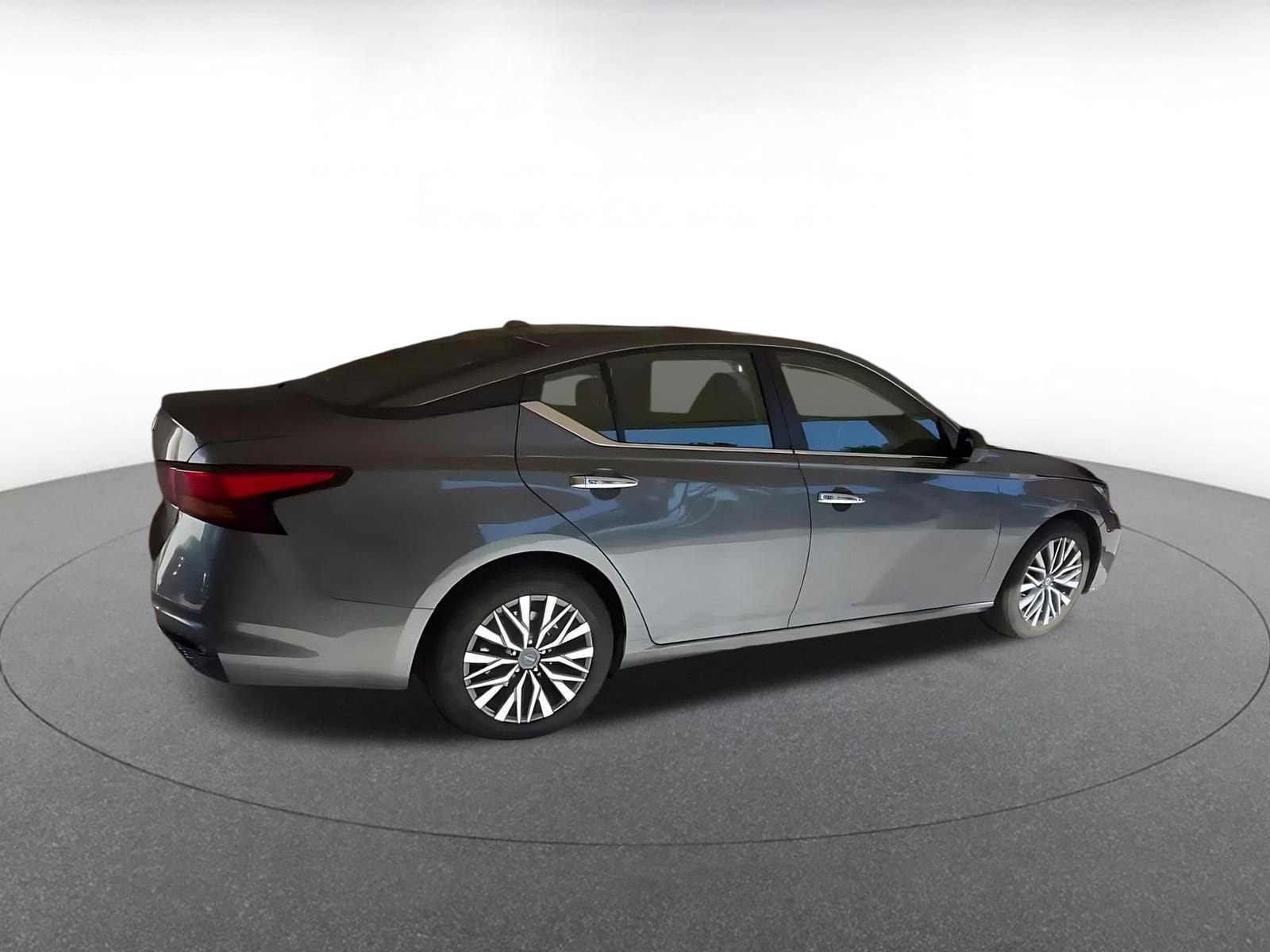 Thumbnail: 2025 Nissan Altima - 14