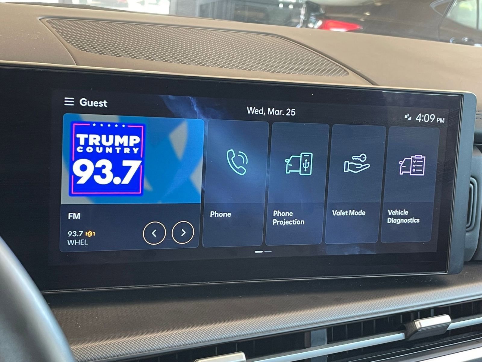 Thumbnail: 2025 Hyundai Santa Fe - 21