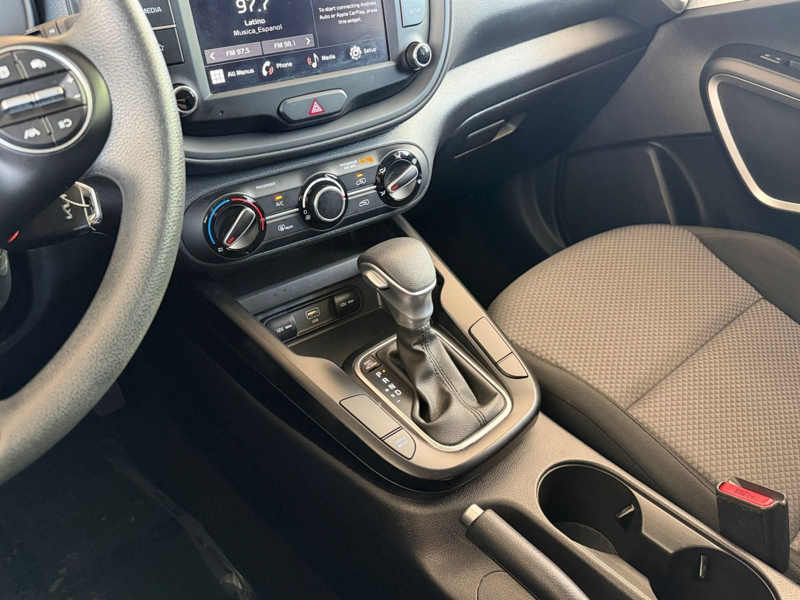 2025 Kia Soul LX - Photo 38