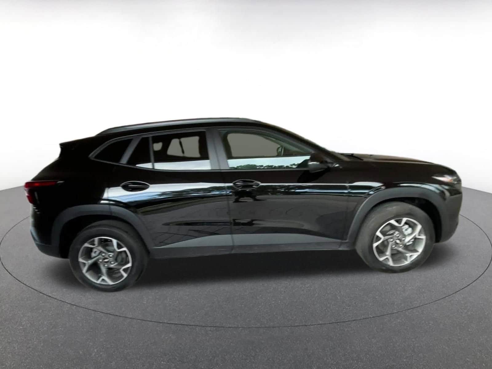 Thumbnail: 2025 Chevrolet Trax - 16