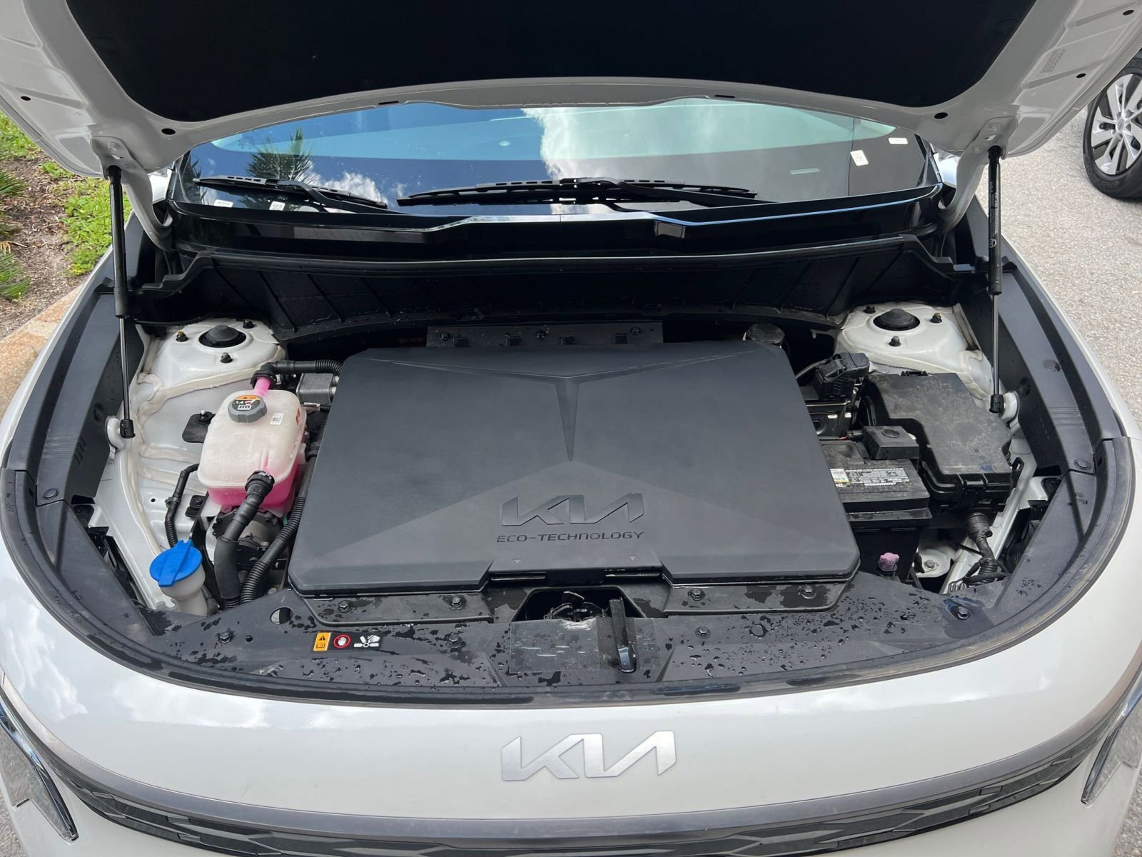 Thumbnail: 2023 Kia Niro - 29