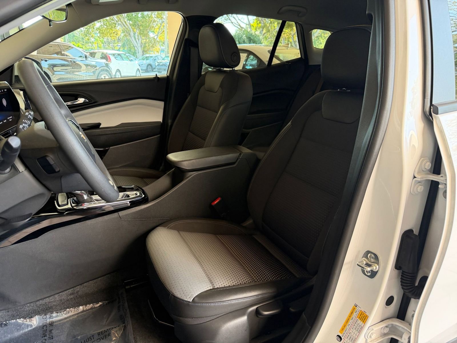 Thumbnail: 2025 Chevrolet Trax - 21