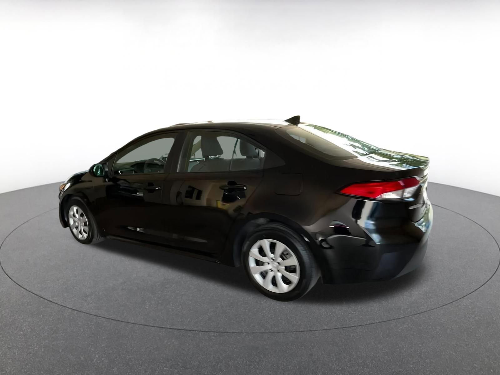 Thumbnail: 2025 Toyota Corolla - 10