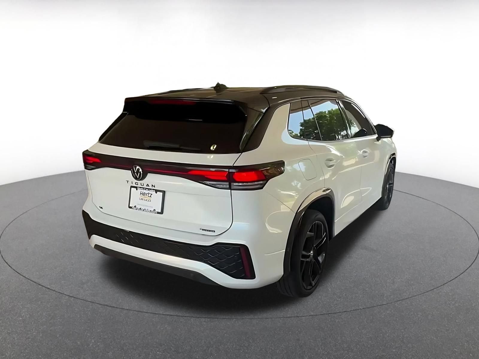 Thumbnail: 2025 Volkswagen Tiguan - 12