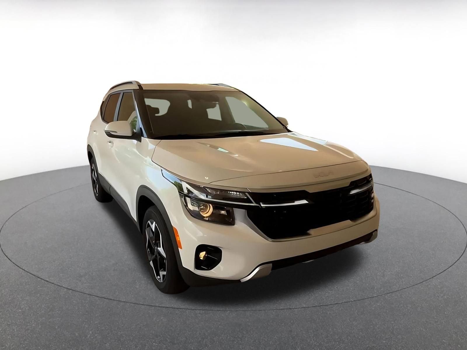 Thumbnail: 2025 Kia Seltos - 3