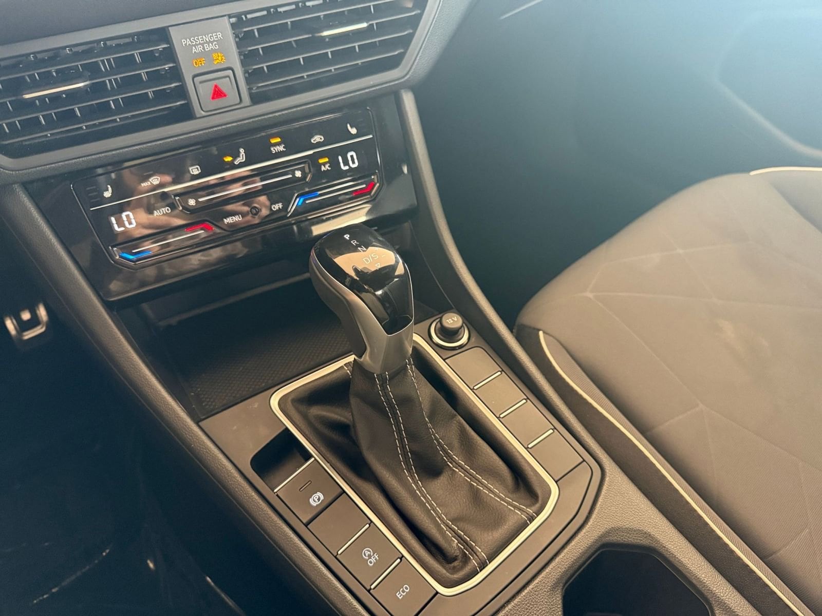 Thumbnail: 2025 Volkswagen Jetta - 35