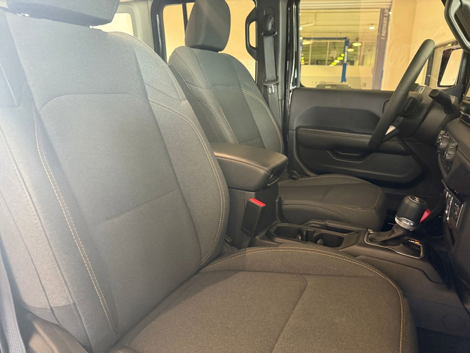 Thumbnail: 2025 Jeep Wrangler - 30