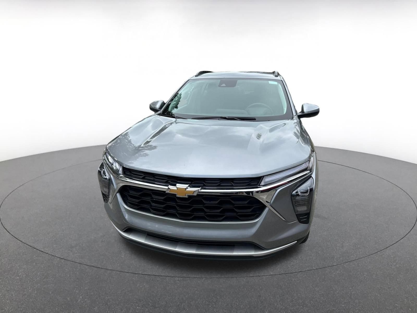 Thumbnail: 2025 Chevrolet Trax - 2