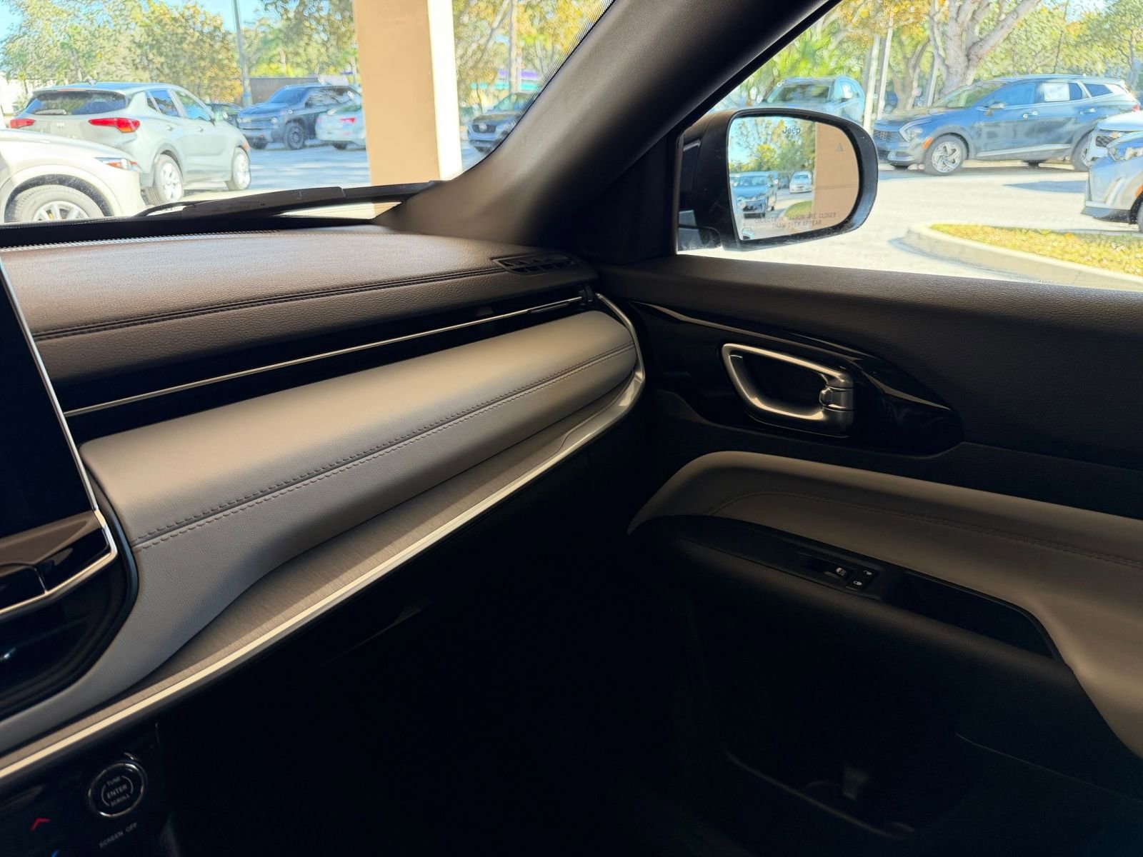 Thumbnail: 2025 Jeep Compass - 30