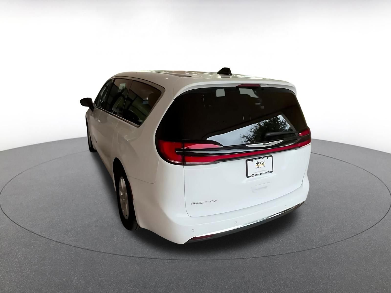 Thumbnail: 2025 Chrysler Pacifica - 11