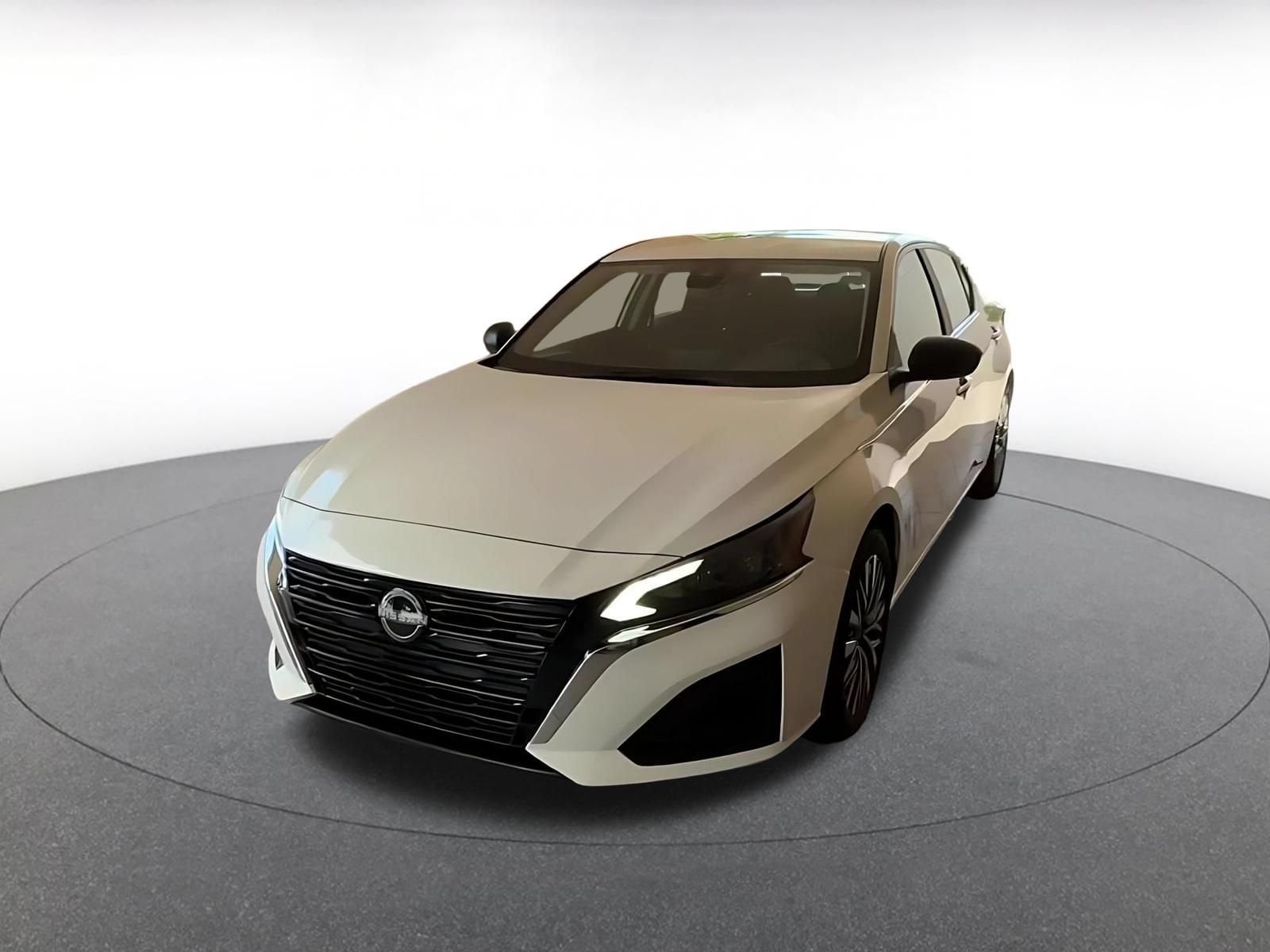 Thumbnail: 2025 Nissan Altima - 7