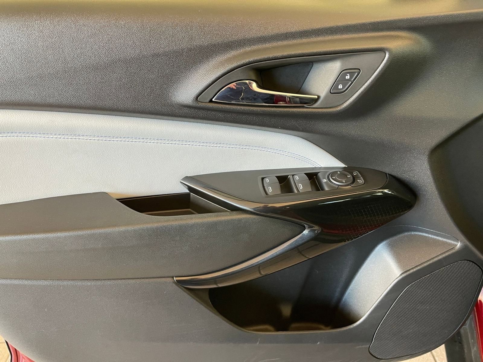 Thumbnail: 2025 Chevrolet Trax - 20