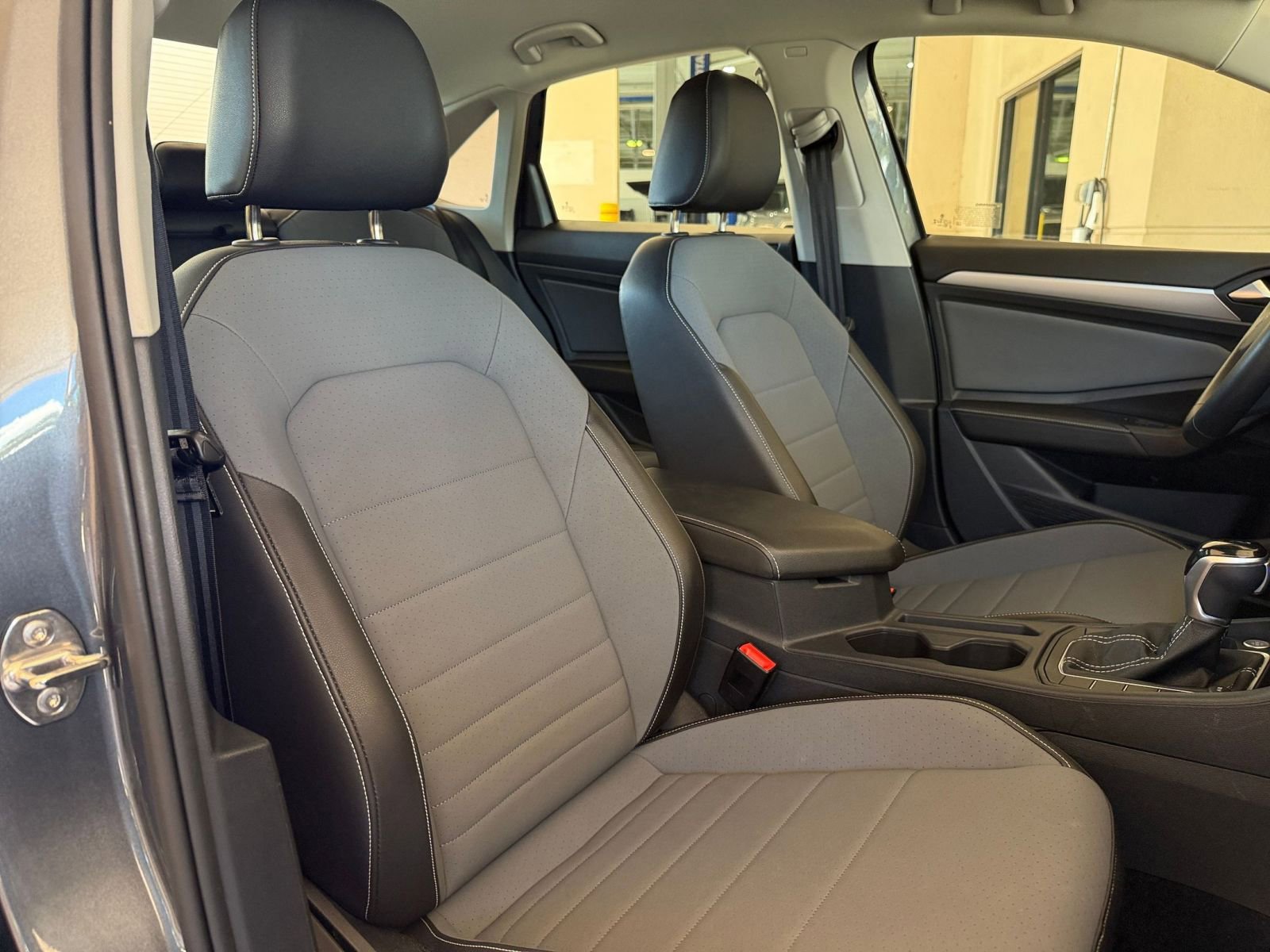 Thumbnail: 2025 Volkswagen Jetta - 30