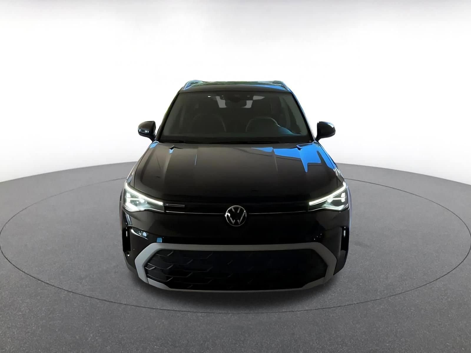 Thumbnail: 2025 Volkswagen Taos - 4