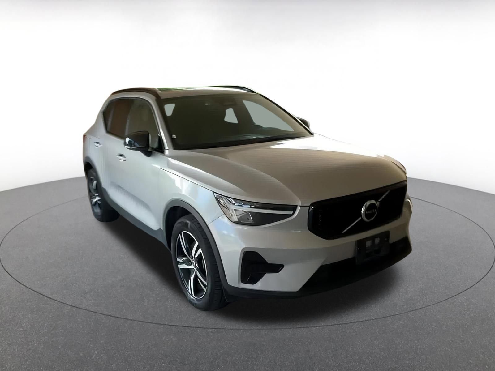 Thumbnail: 2024 Volvo XC40 - 3