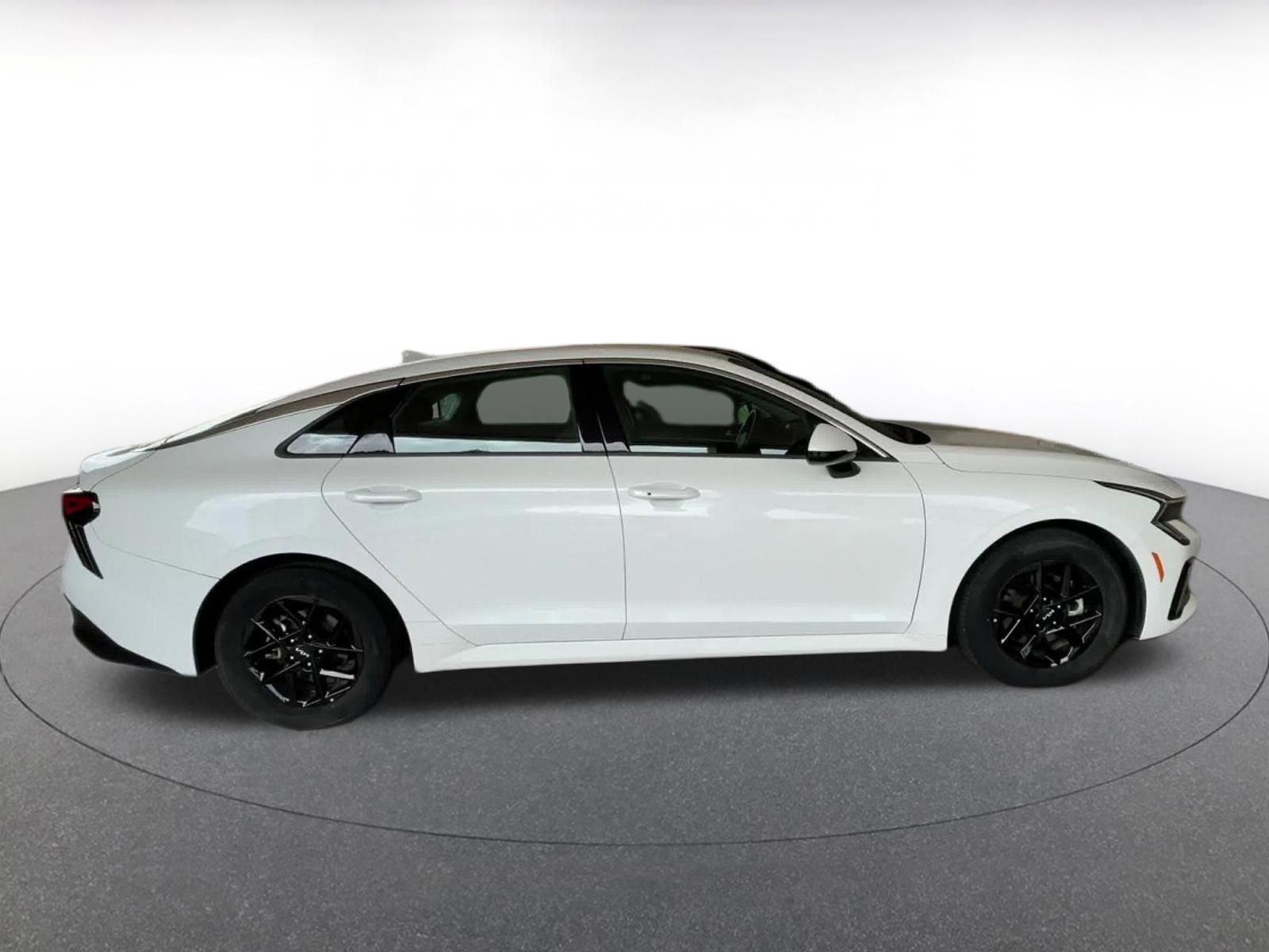 Thumbnail: 2025 Kia K5 - 16