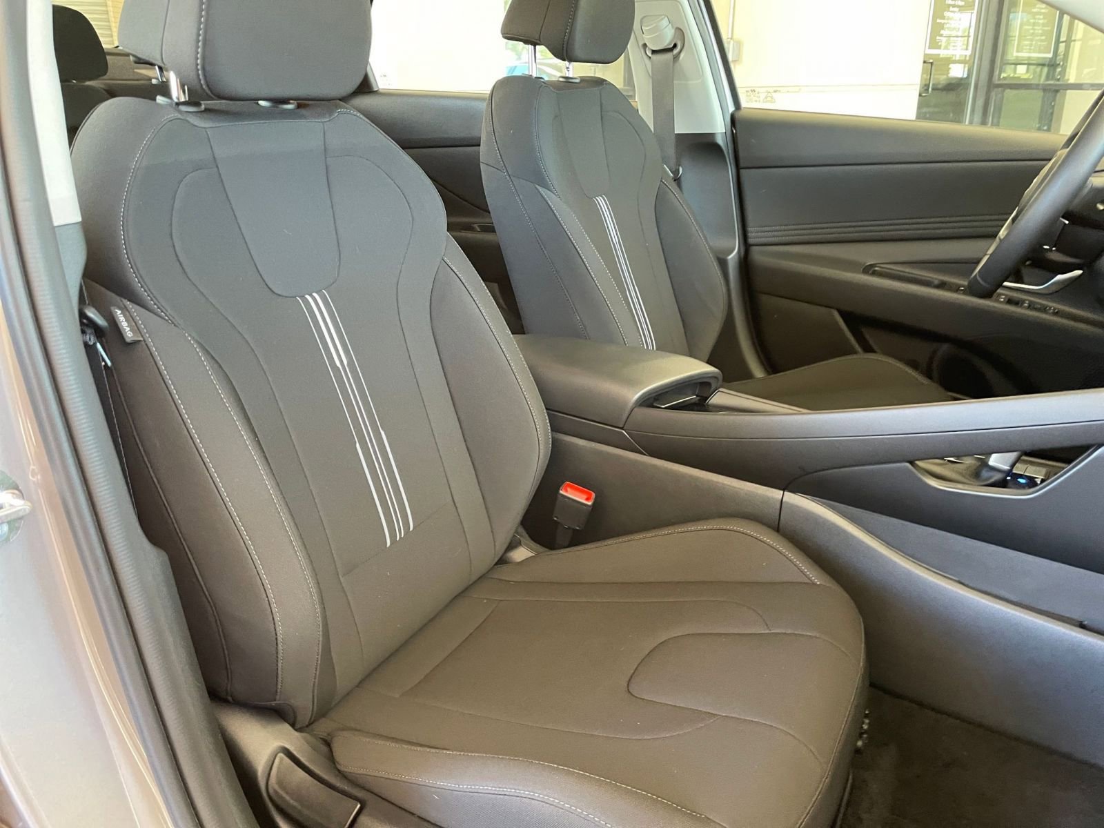 Thumbnail: 2025 Hyundai Elantra - 33