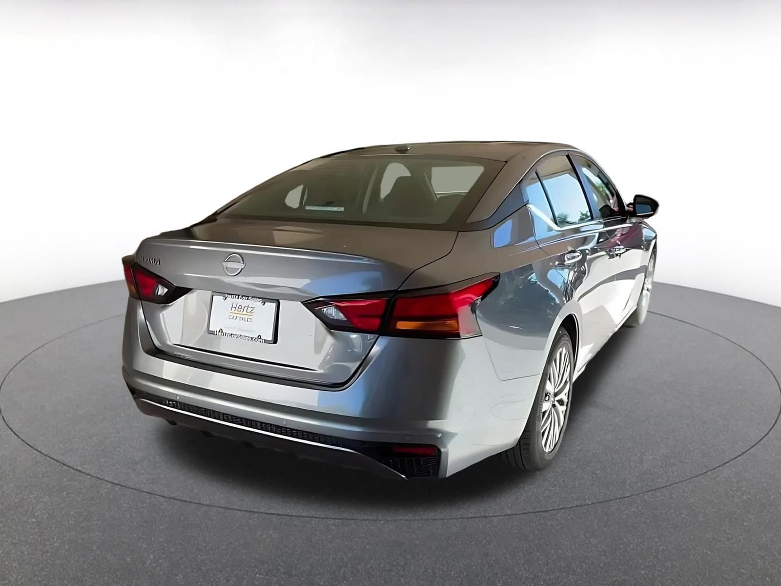 Thumbnail: 2025 Nissan Altima - 12