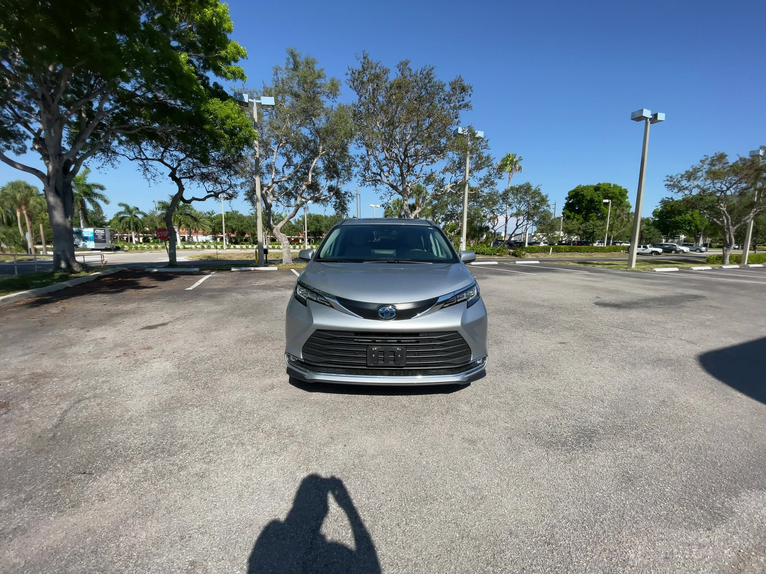 2023 Toyota Sienna XLE 4