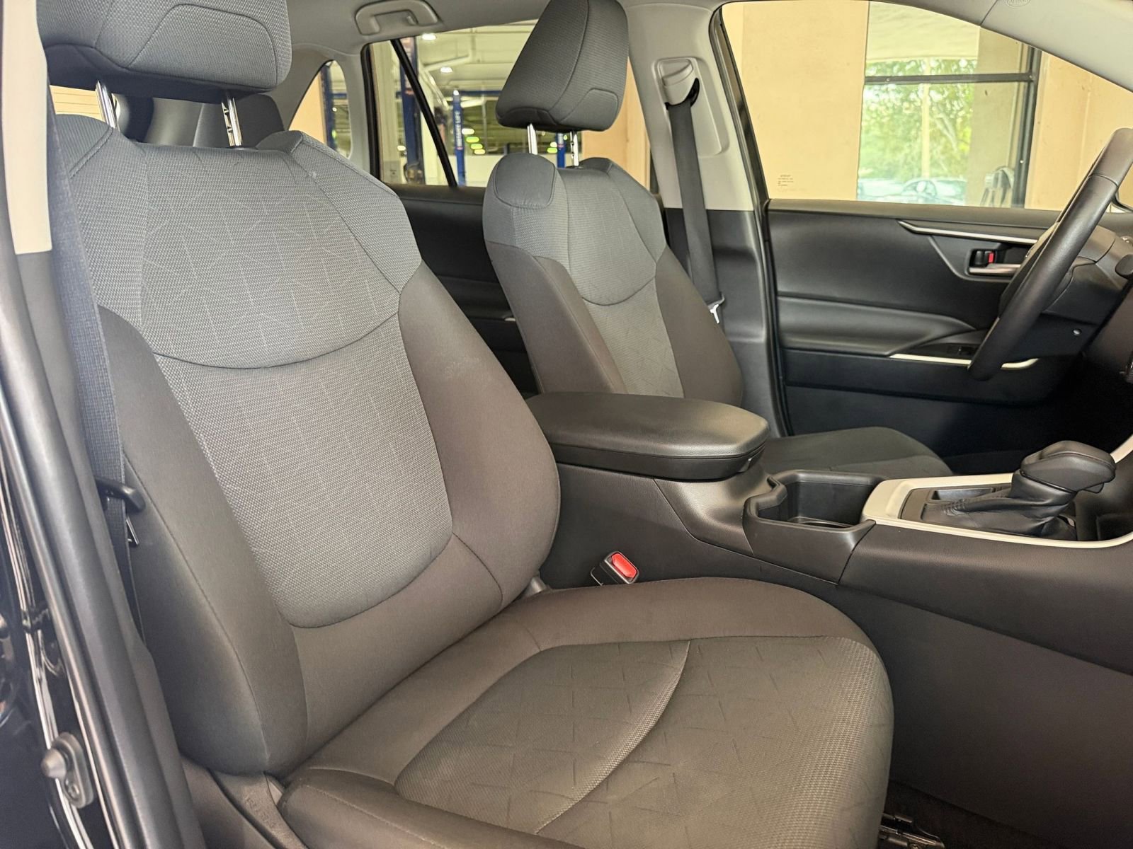 Thumbnail: 2025 Toyota RAV4 - 30