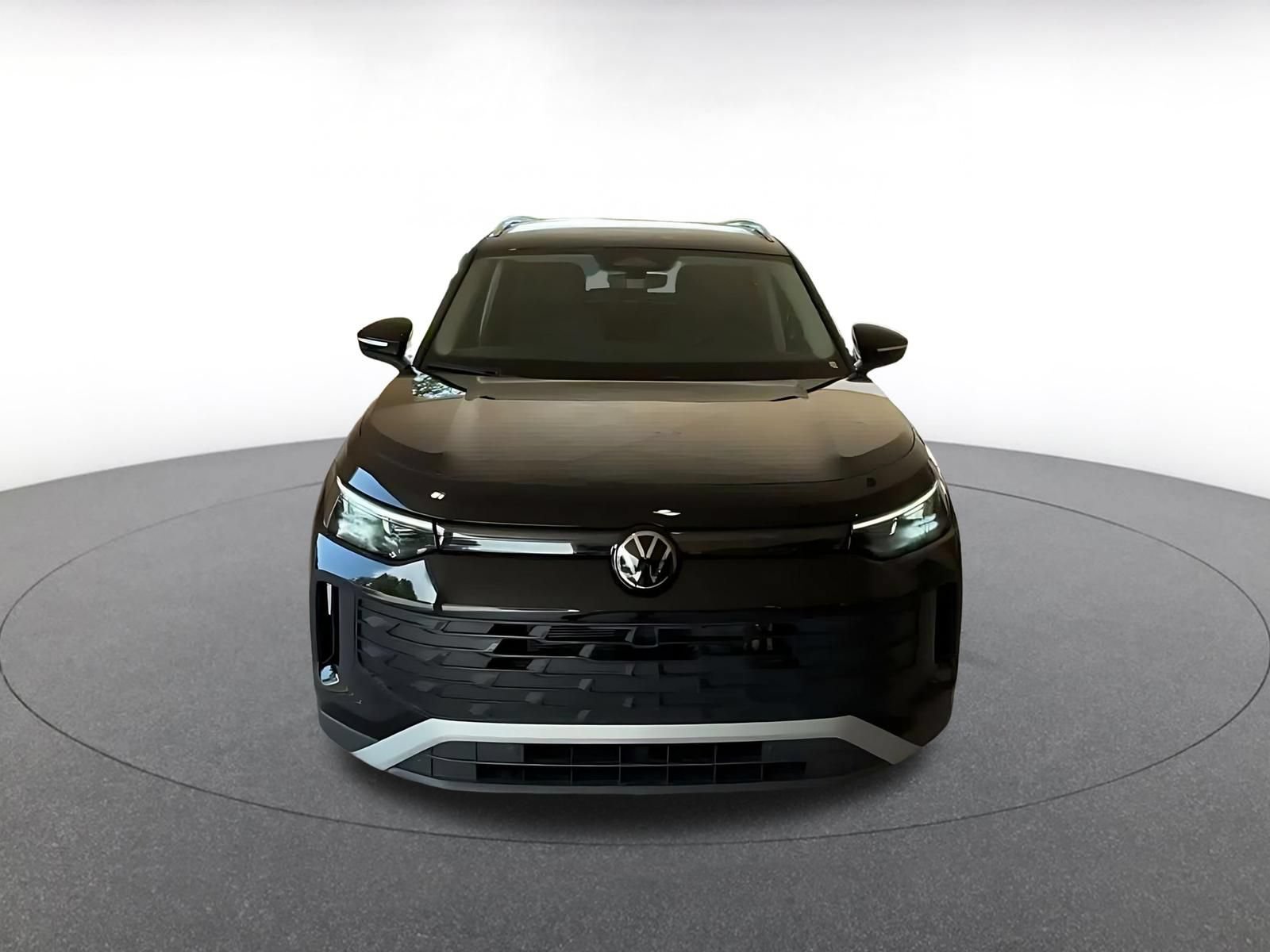 Thumbnail: 2026 Volkswagen Tiguan - 4