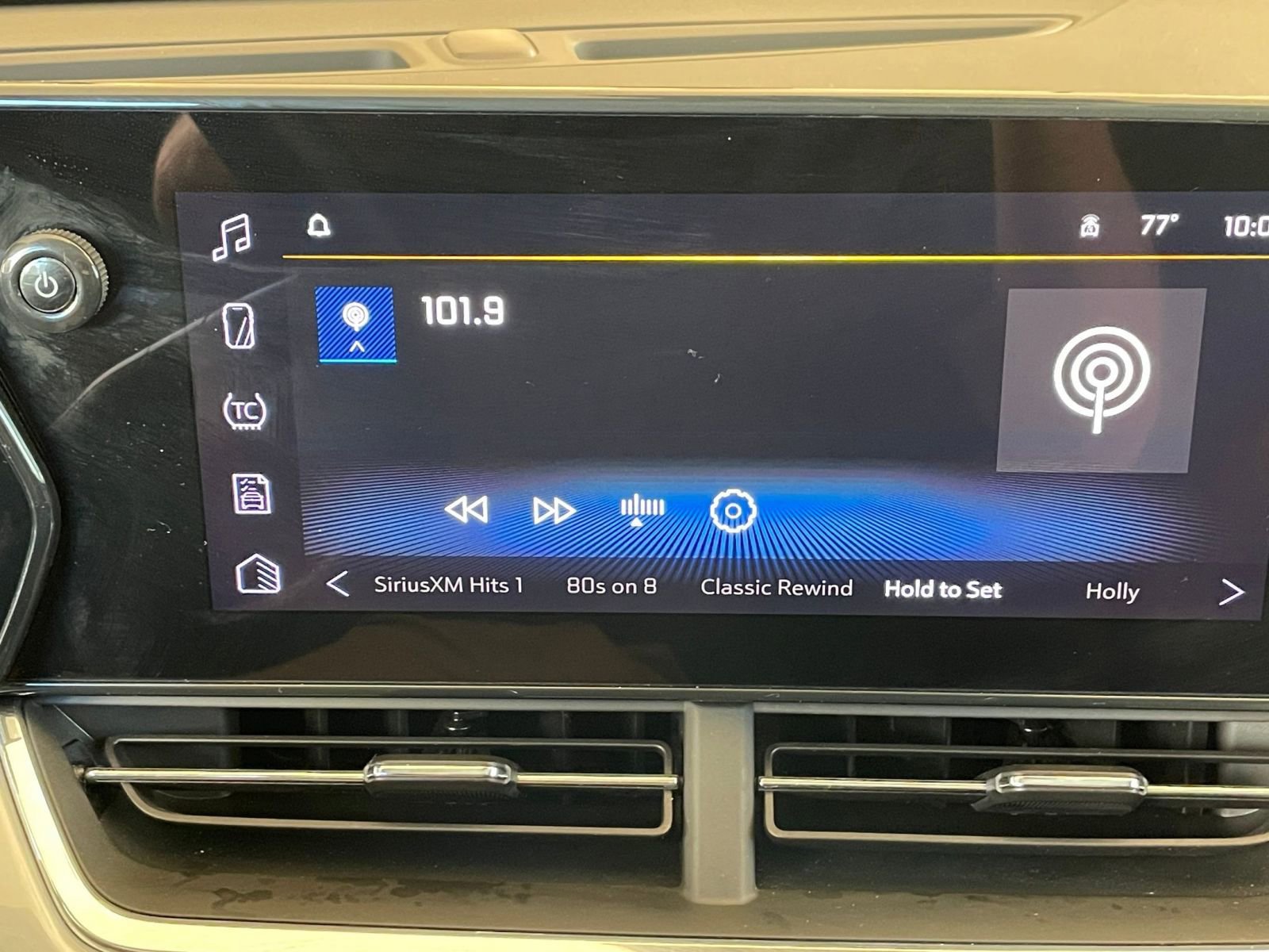 Thumbnail: 2025 Chevrolet Trax - 21