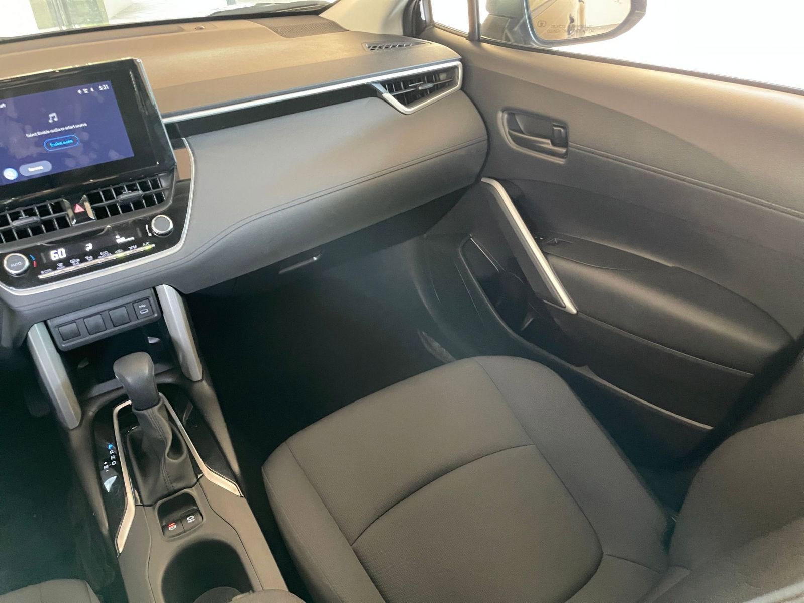 Thumbnail: 2025 Toyota Corolla Cross - 34