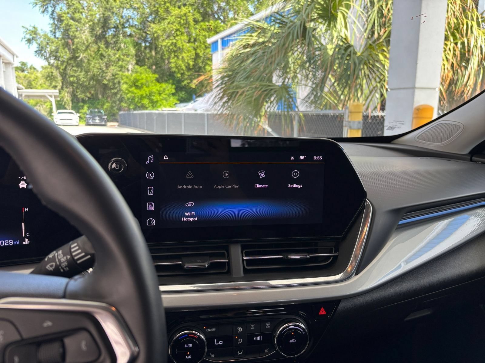 Thumbnail: 2025 Chevrolet Trax - 17