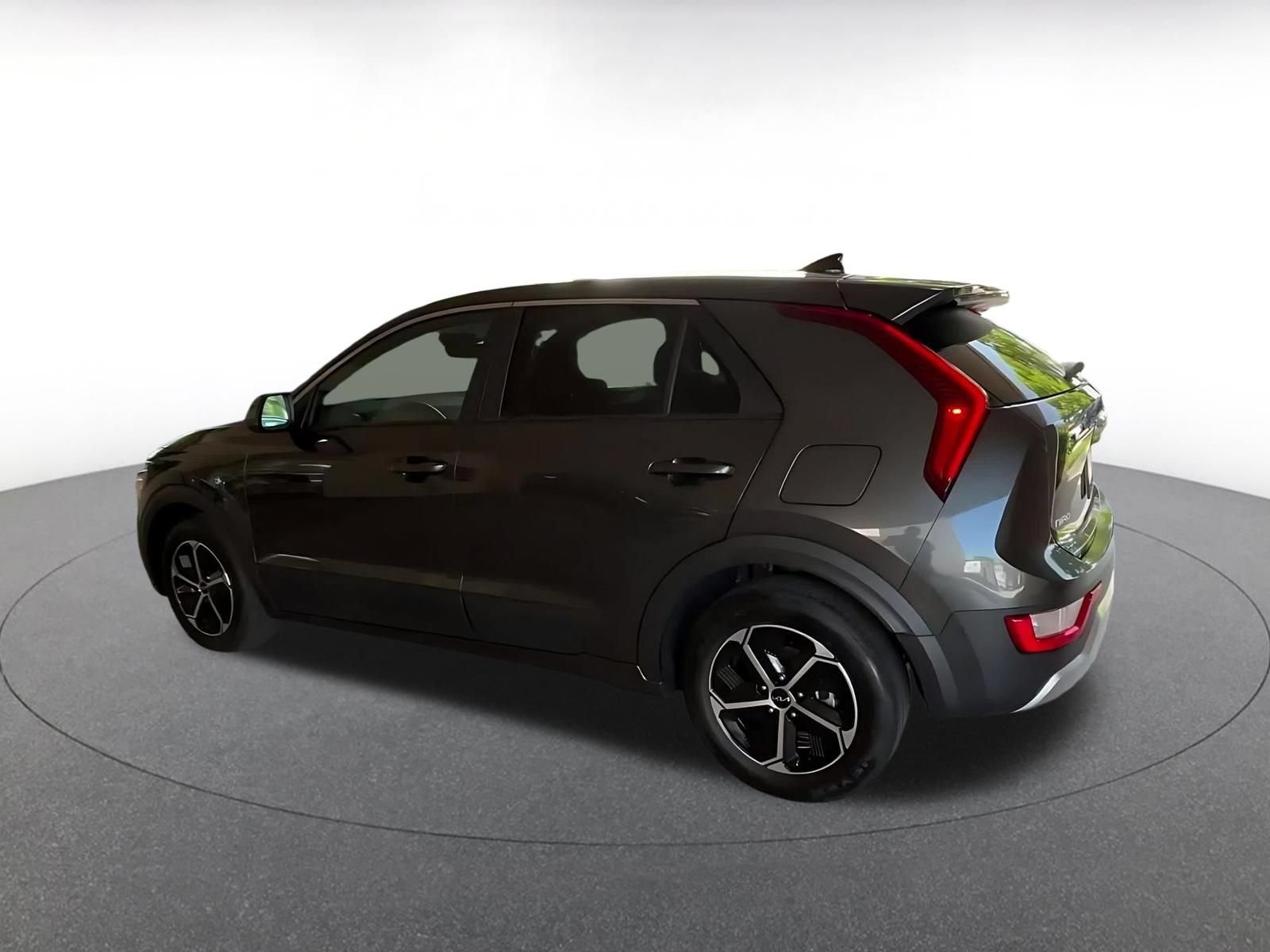 Thumbnail: 2026 Kia Niro - 10