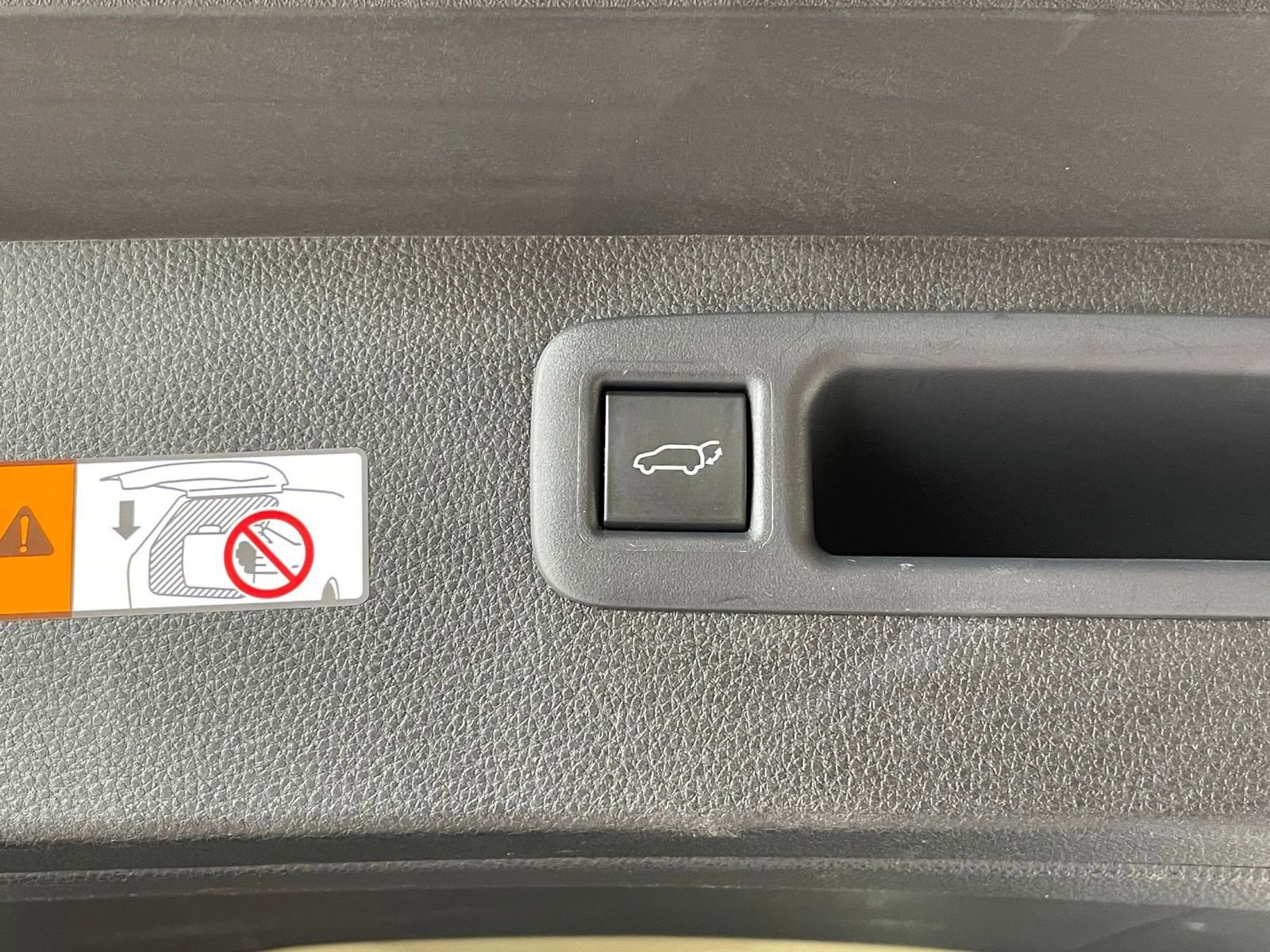 Thumbnail: 2025 Toyota Highlander - 23