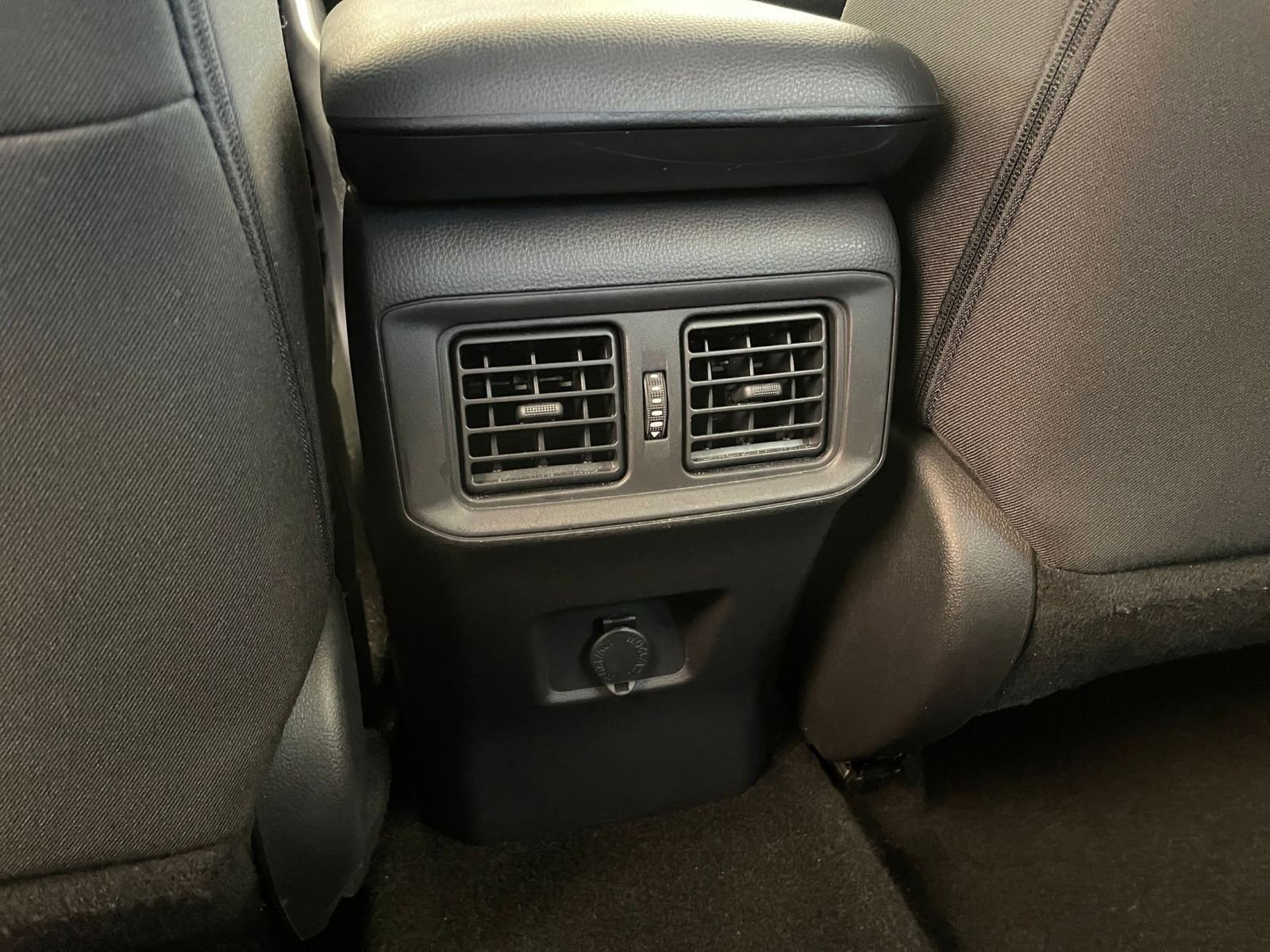 Thumbnail: 2025 Toyota RAV4 - 22