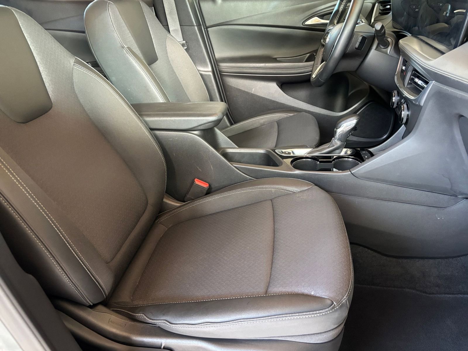 Thumbnail: 2025 Buick Encore GX - 35