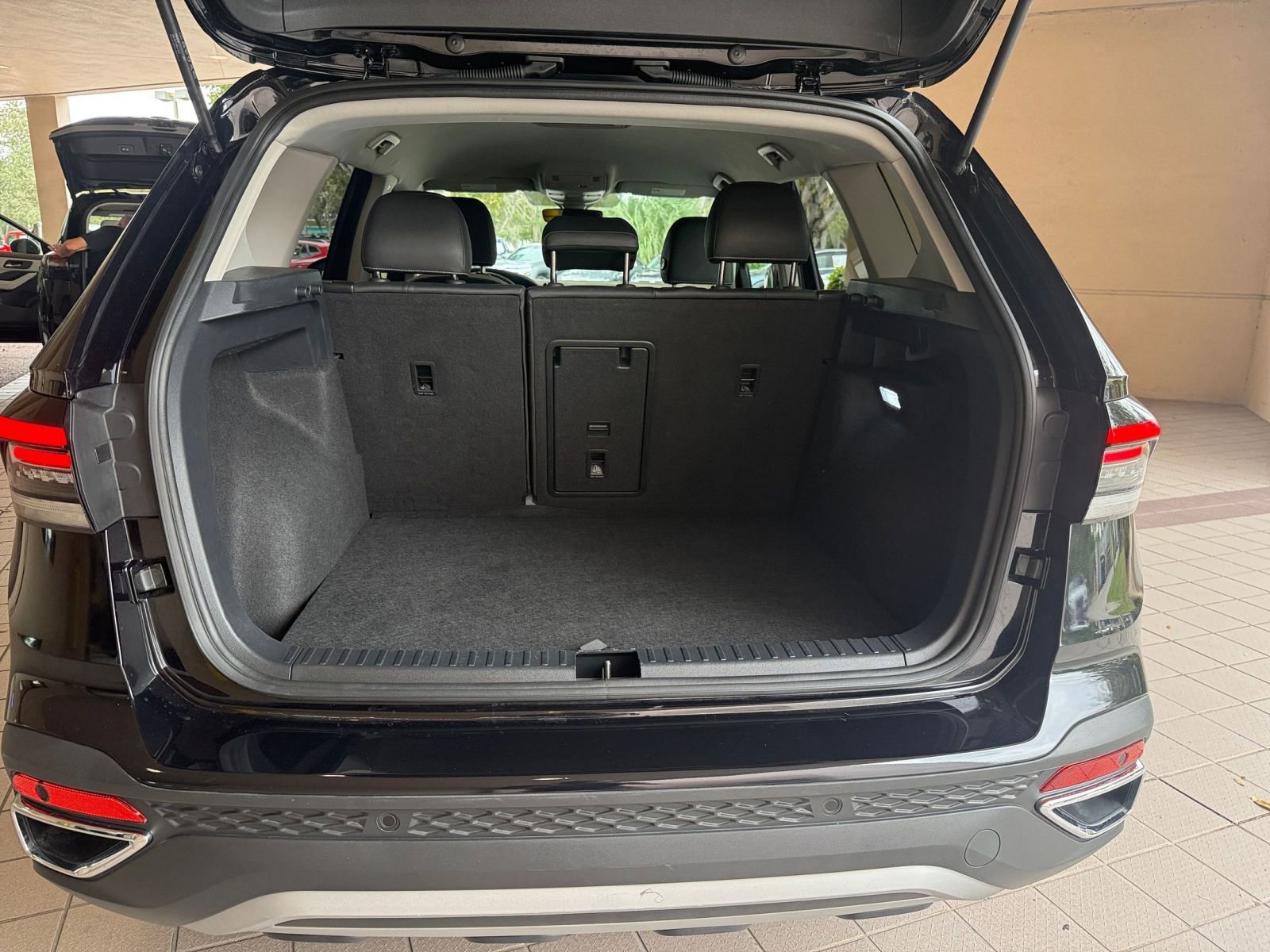 Thumbnail: 2025 Volkswagen Taos - 24